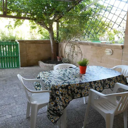 Bilocale Con Veranda Giardino Al Mare In Baia * Gallipoli