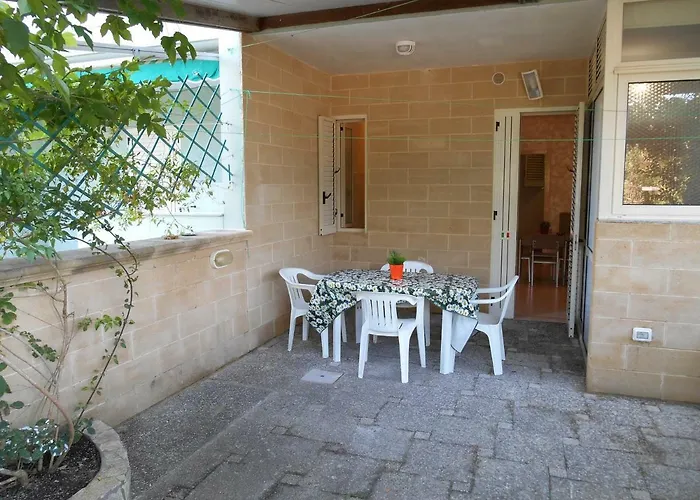 Bilocale Con Veranda Giardino Al Mare In Baia Feriehus Gallipoli